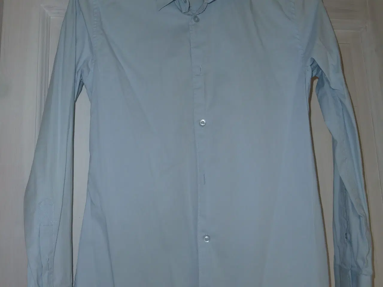 Billede 1 - Lys blå skjorte til f.eks konfirmanden