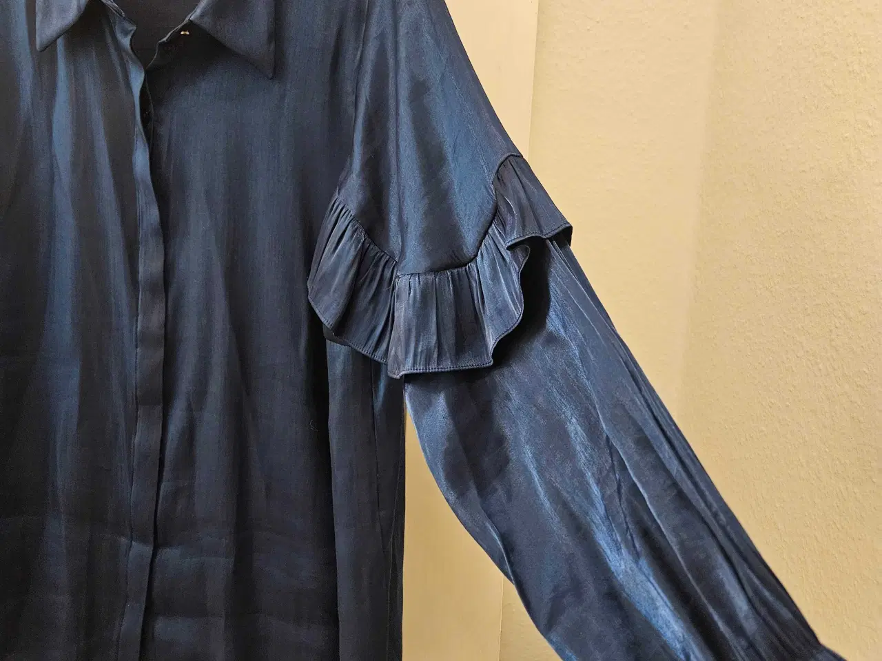 Billede 2 - Zizzi skjortebluse M 46/48