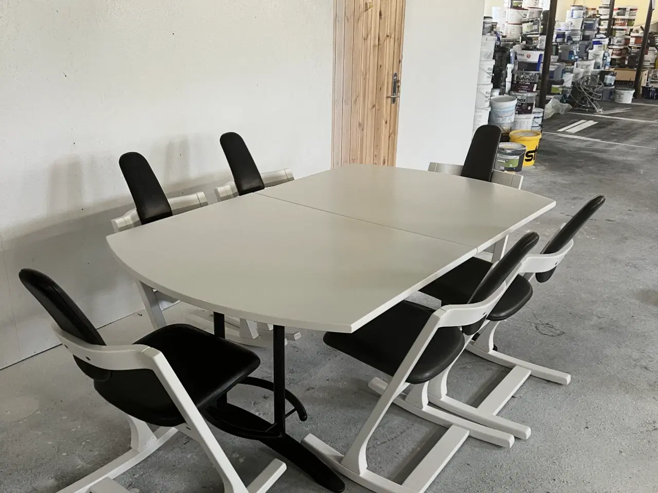 Billede 2 - Stokke spisebord og 6 stole 