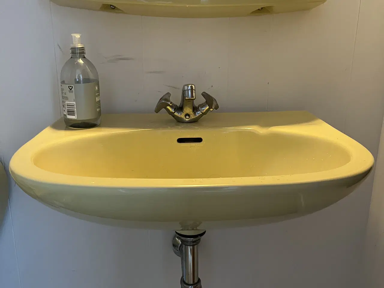 Billede 1 - Retro håndvask, hylde og toilet 