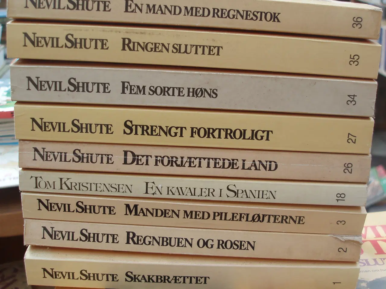 Billede 2 - Stjernebøgerne med nr på ryg