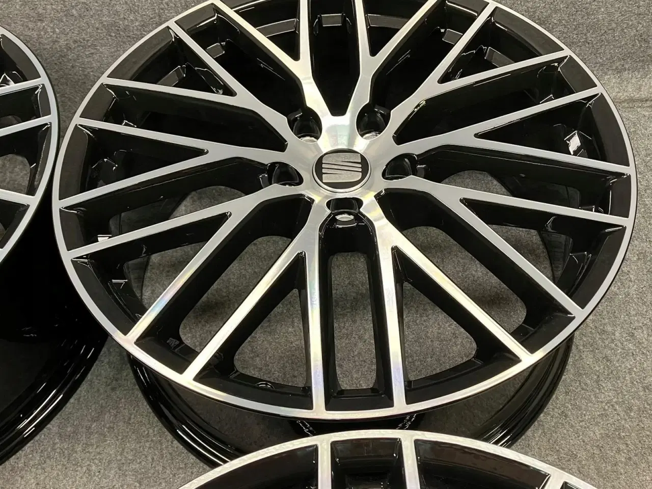 Billede 5 - ALUFÆLGE SEAT CUPRA LEON 5F0 19"