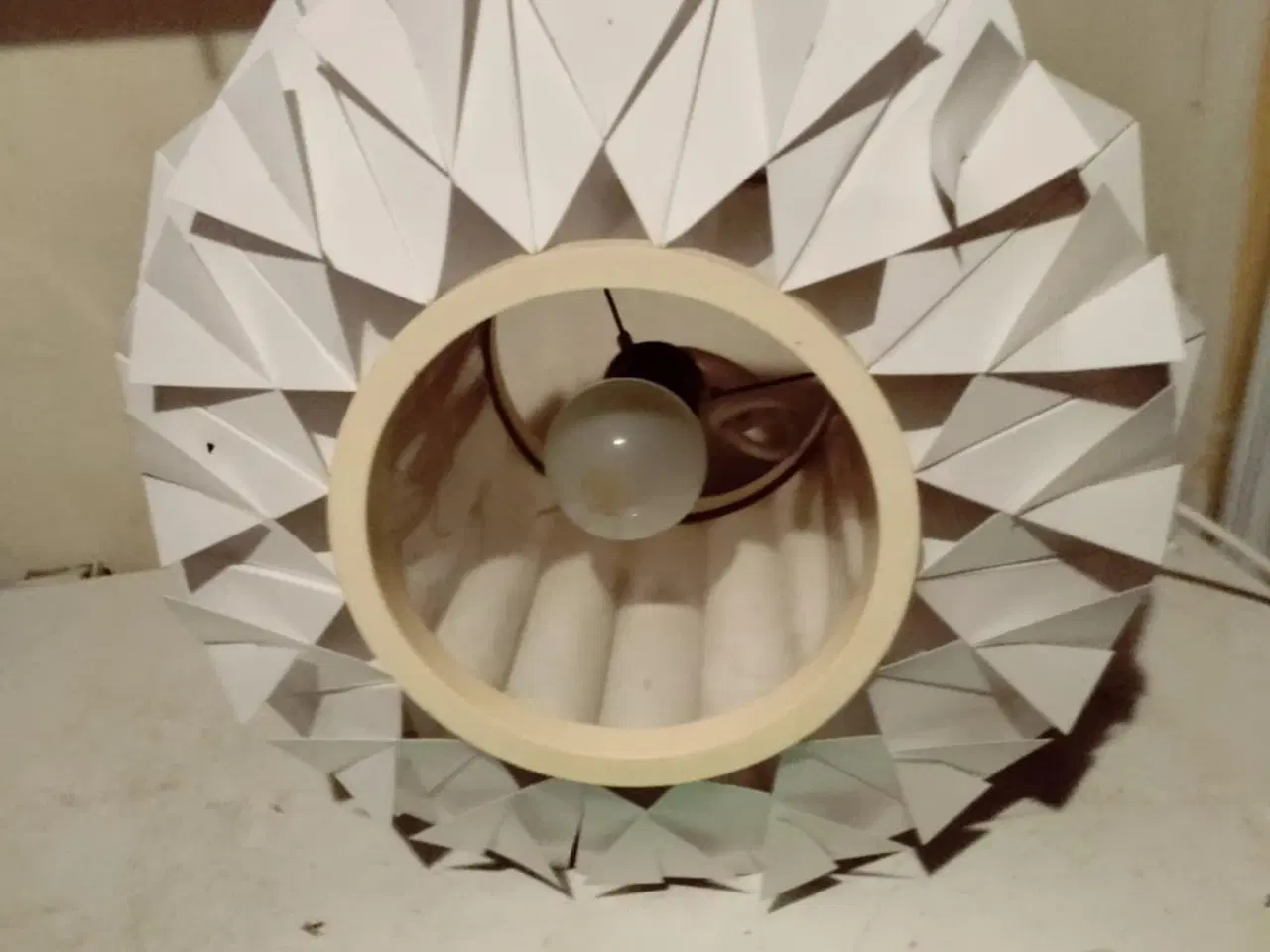 Billede 4 - fint lampe af lars schiøler ved navn facett