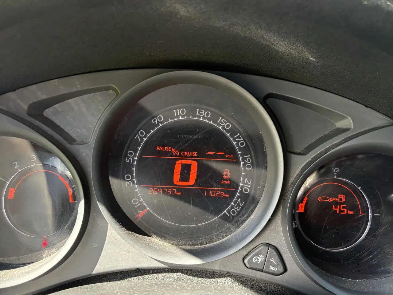 Billede 8 - Nysynet og nyserviceret 1-ejers Citroën C4 1,6!