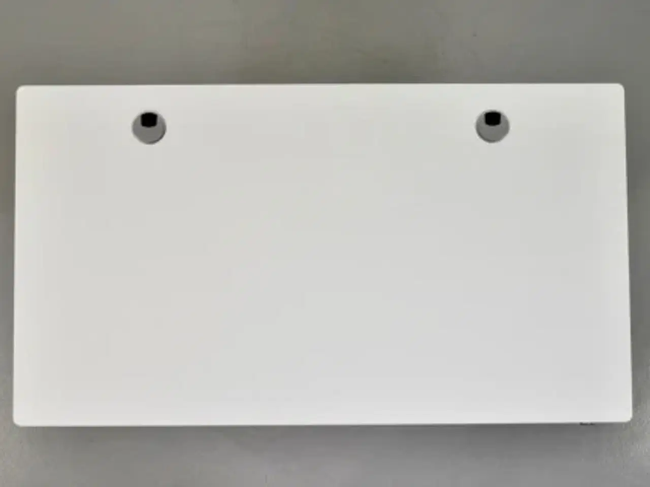 Billede 5 - Hæve-/sænkebord med ny hvid plade og alugråt stel, 160 cm.