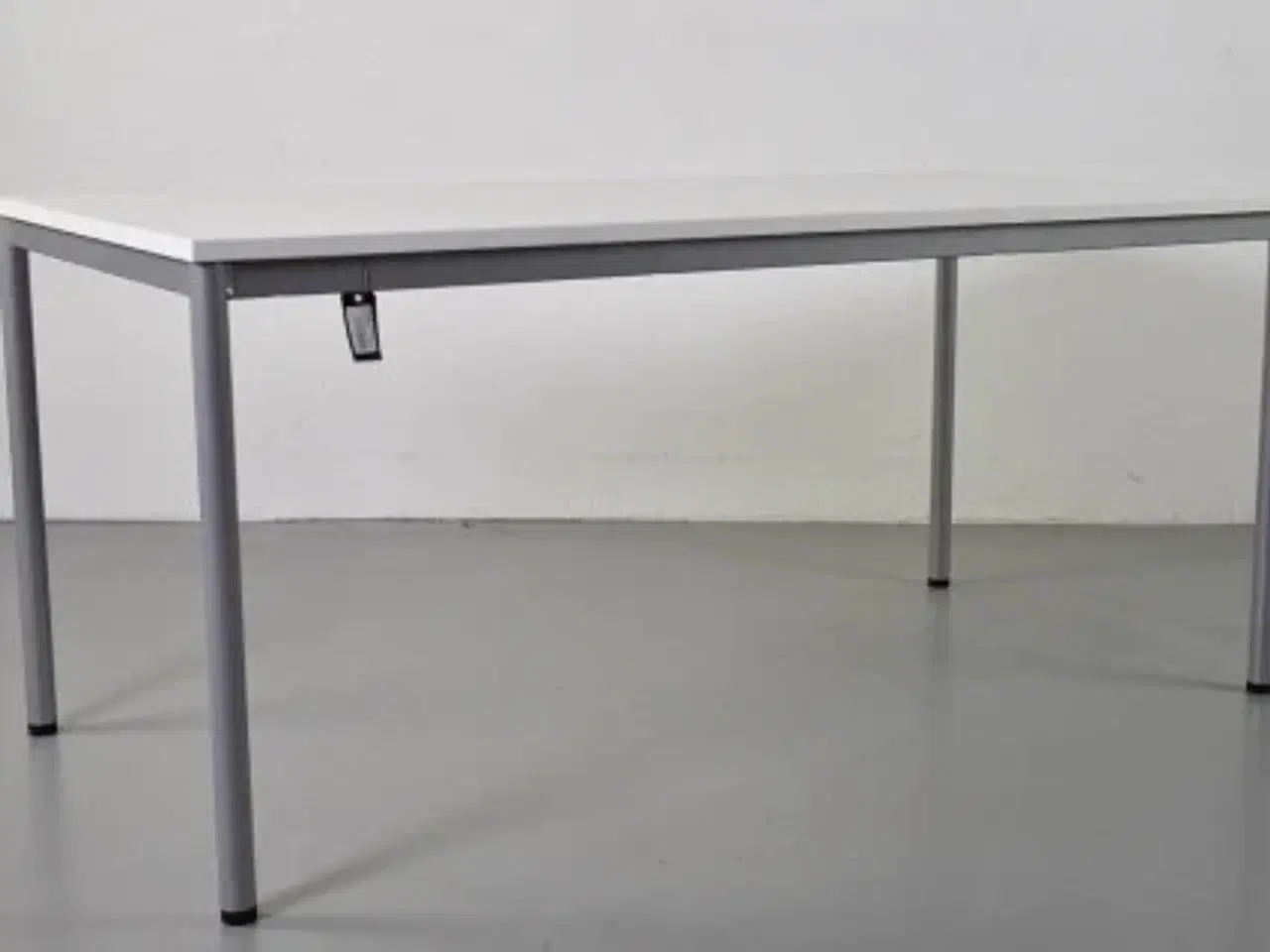 Billede 5 - Gate student bord med hvid plade og alufarvet metal stel