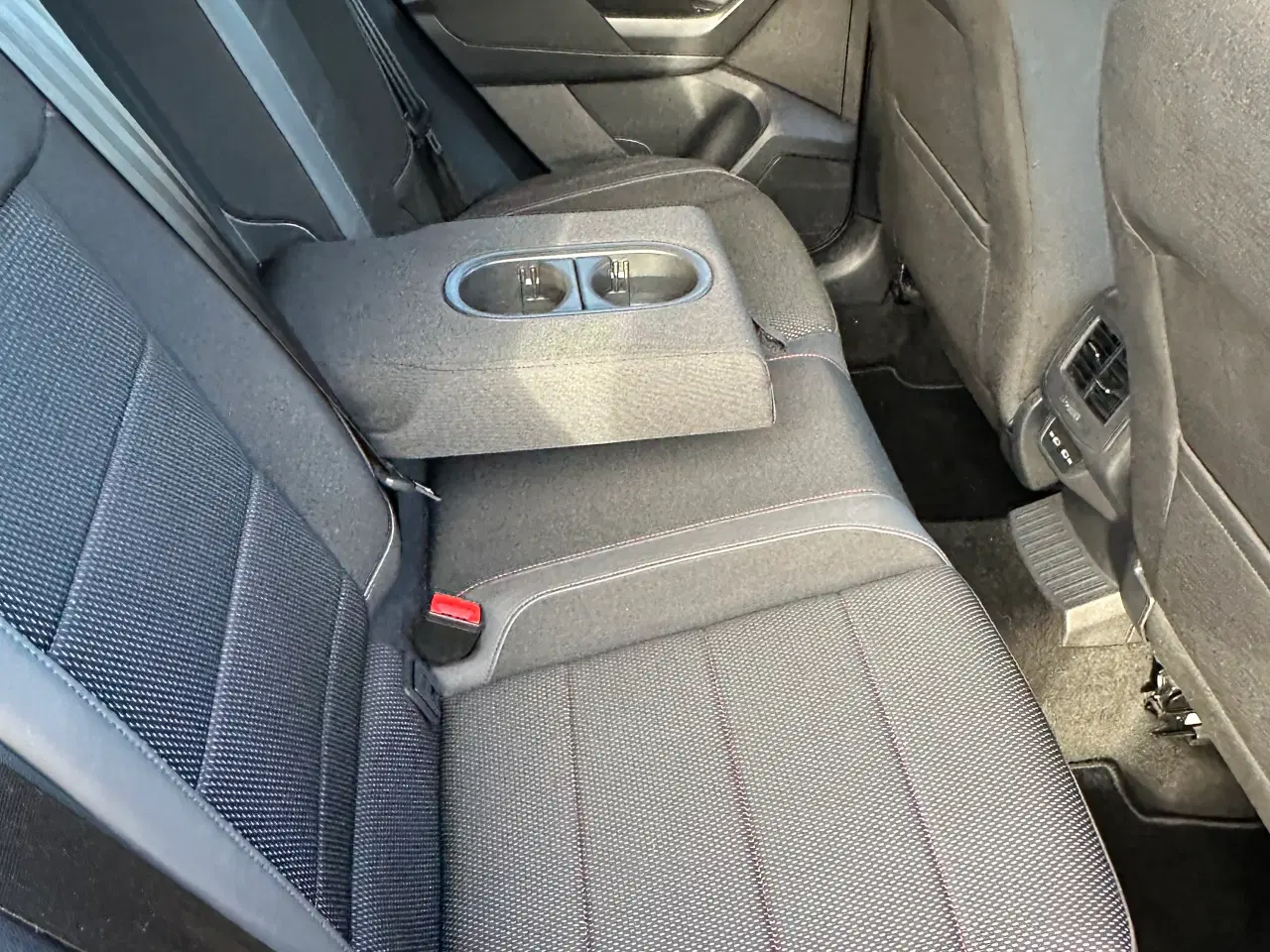 Billede 12 - Flot, velholdt og velplejet ikke-ryger bil.