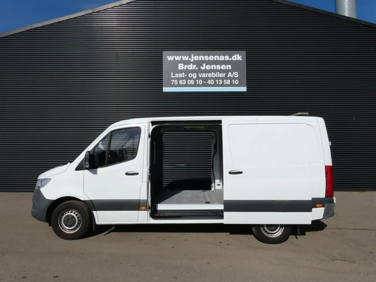 Billede 1 - Mercedes-Benz Sprinter 316 2,1 CDI A2 H2 RWD 163HK Van Aut.