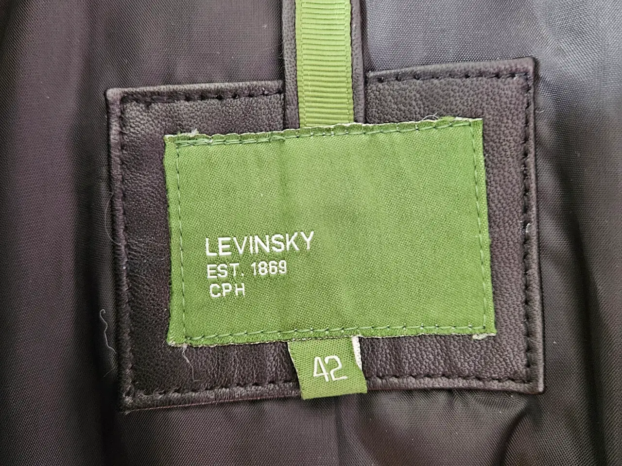 Billede 3 - Eva Levinsky Dame Læderjakke str. 42. Sort