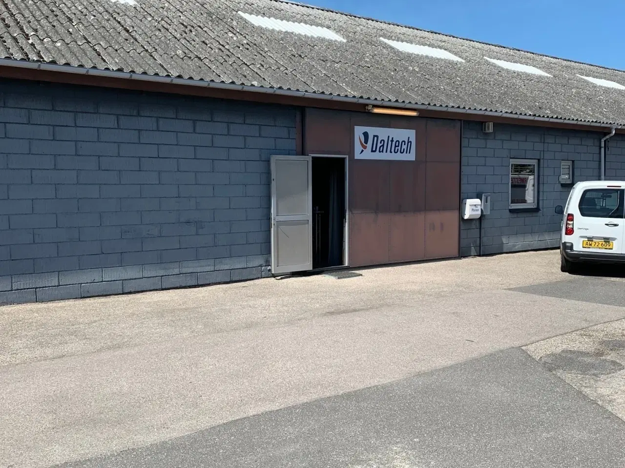 Billede 14 - 176 m2. i stort erhvervsområde i Ringsted med stor port