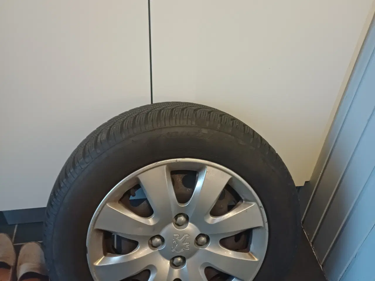 Billede 2 - Vinterdæk på fælg til peupeot 308