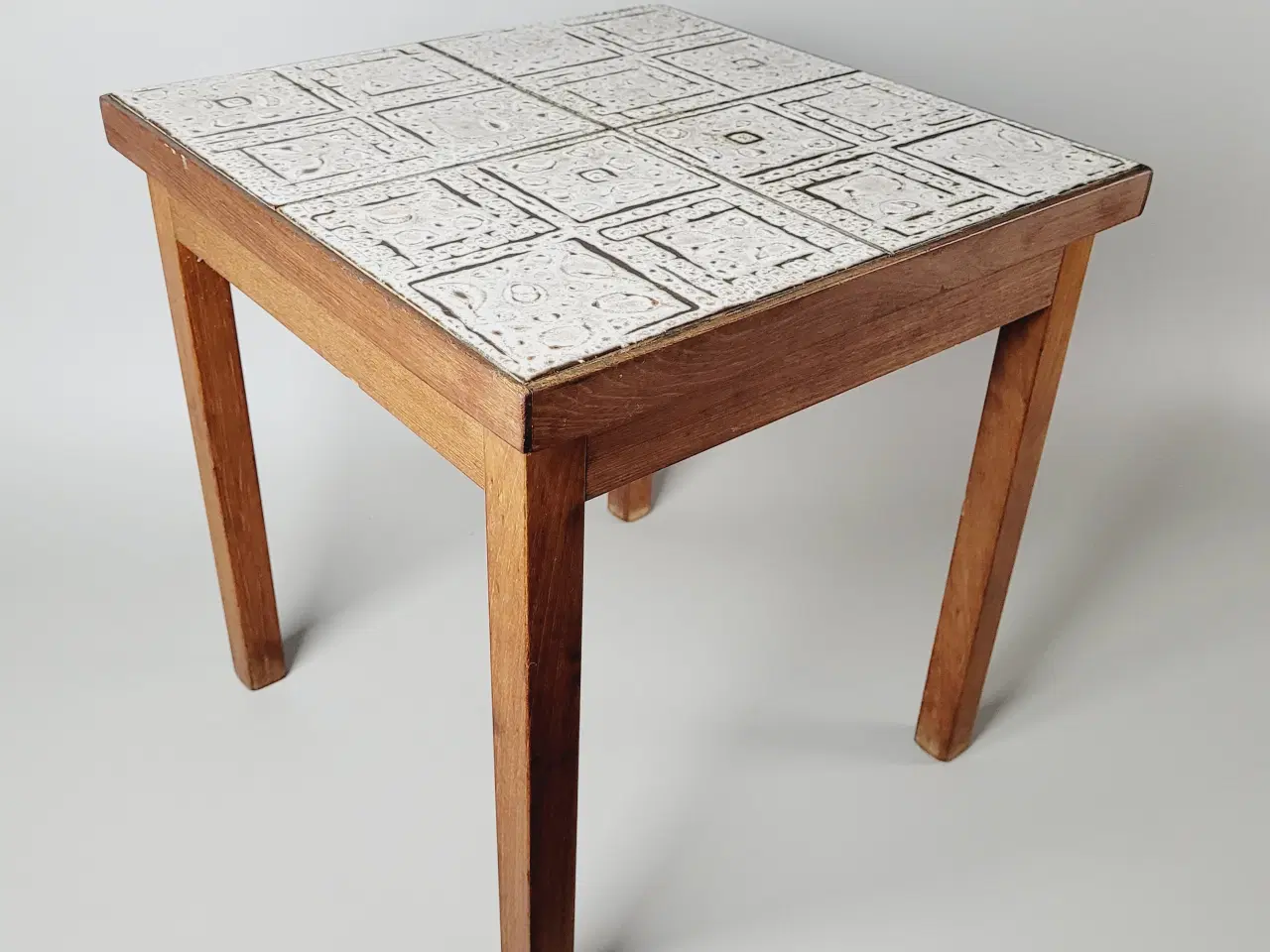 Billede 3 - ⭐️· Retro kakkelbord i teaktræ - sofabord/sidebord