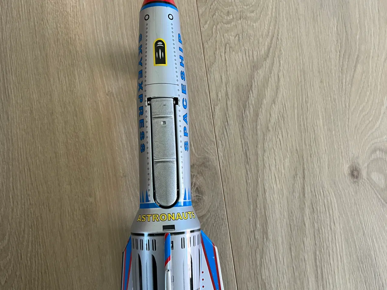 Billede 2 - Rumskib i tin