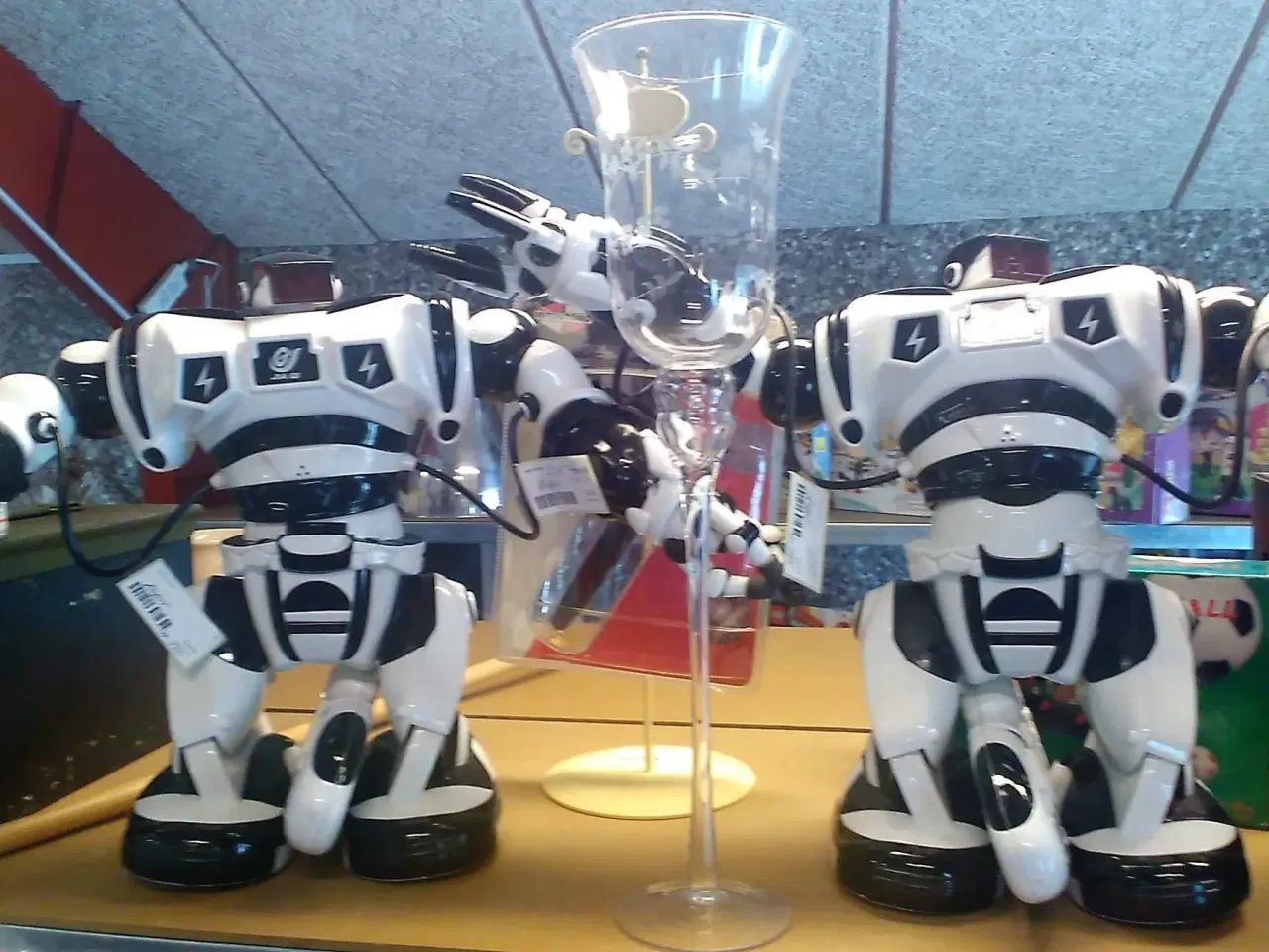 Billede 1 - 2 x Robotter