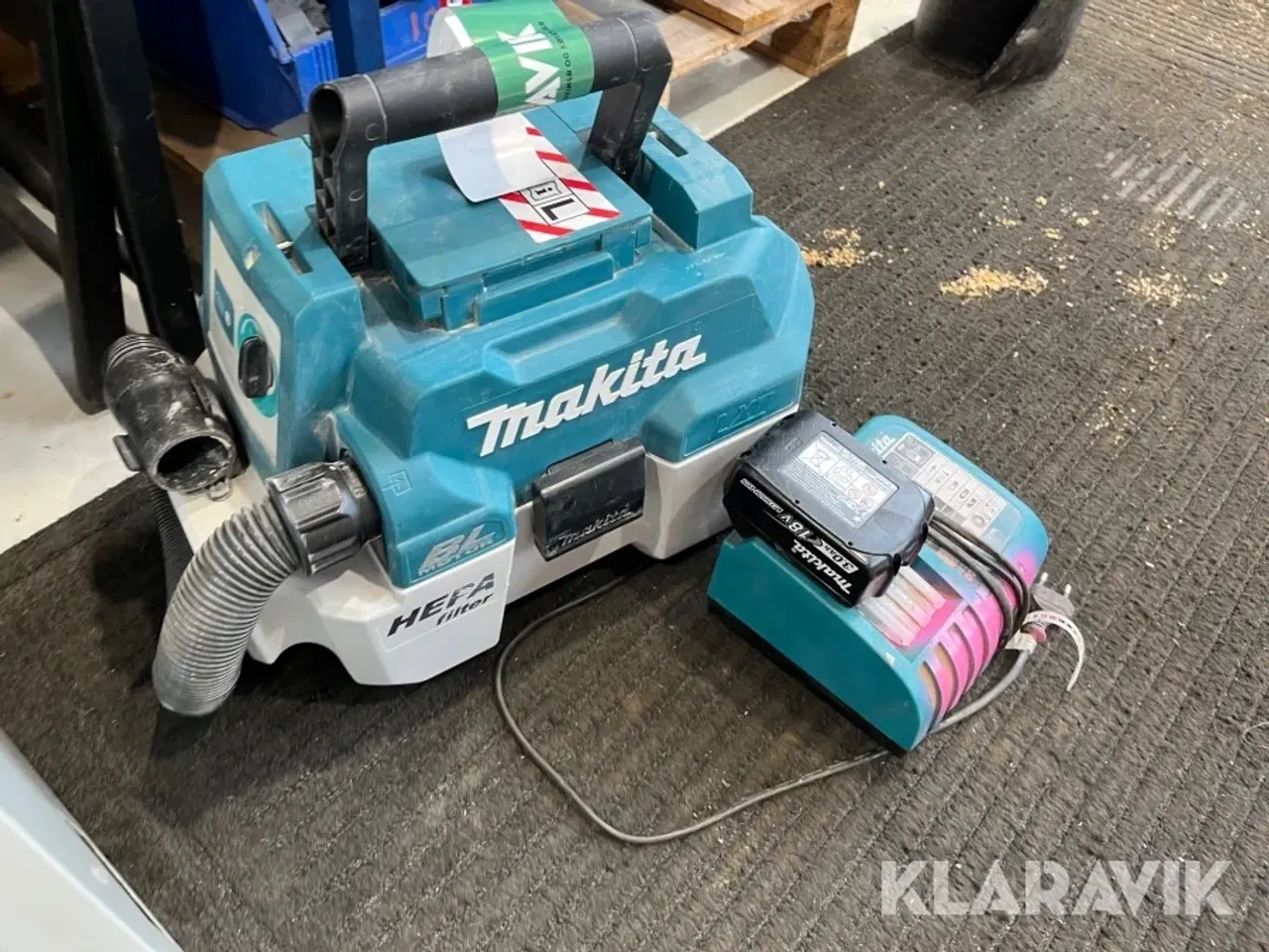 Billede 8 - Støvsuger med batteri og lader Makita LXT