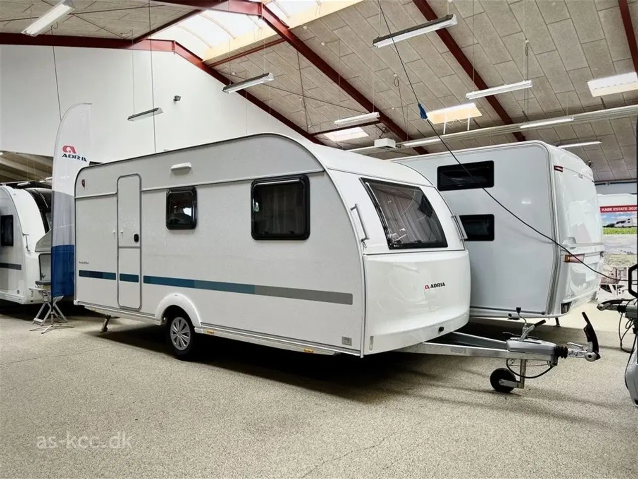 Billede 1 - 2025 - Adria Aviva 492 LU   Adria Aviva 492 LU årg. 2025 med endesiddegruppe og 2 enkeltsenge med udtræk 5 sovepladser og 4 siddepladser