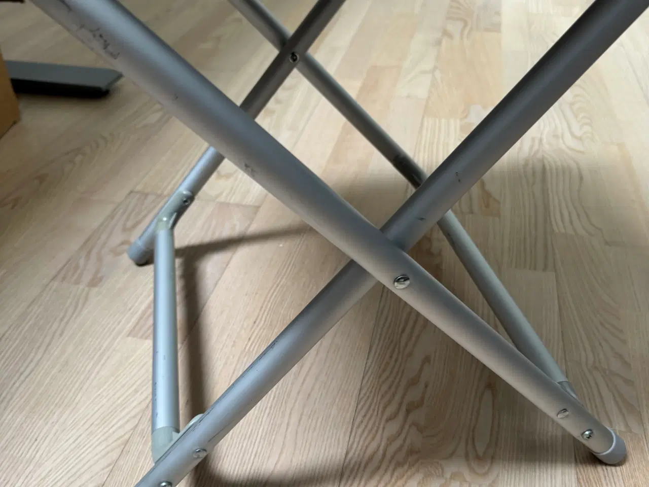 Billede 3 - Skammel med bordplade, 2 stk.