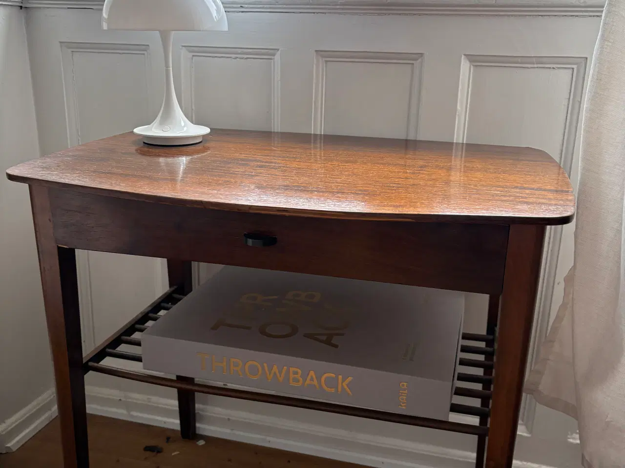 Billede 1 - Bord i træ