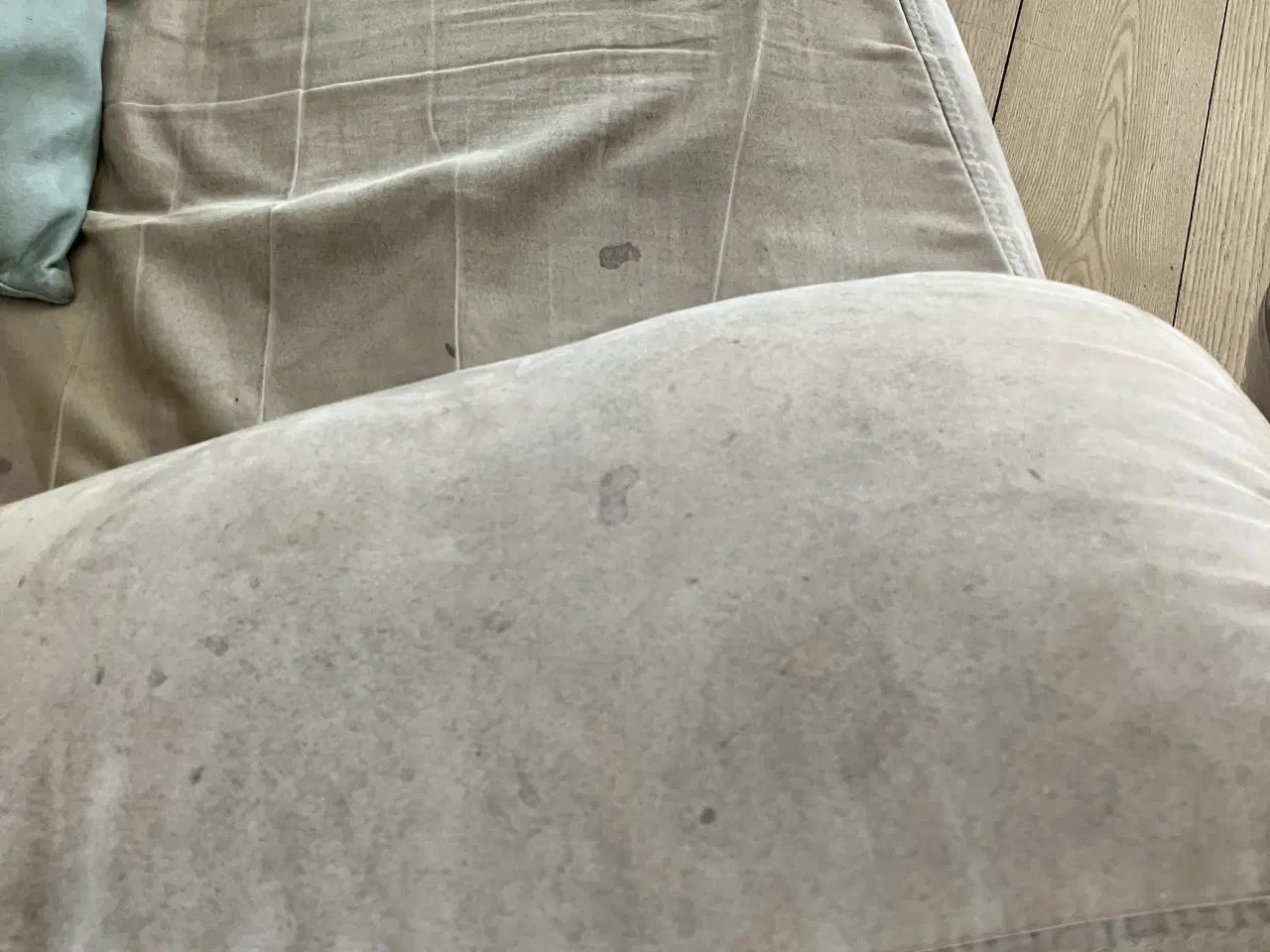 Billede 4 - Dejlig stor sofa til mindst 6 Pers.