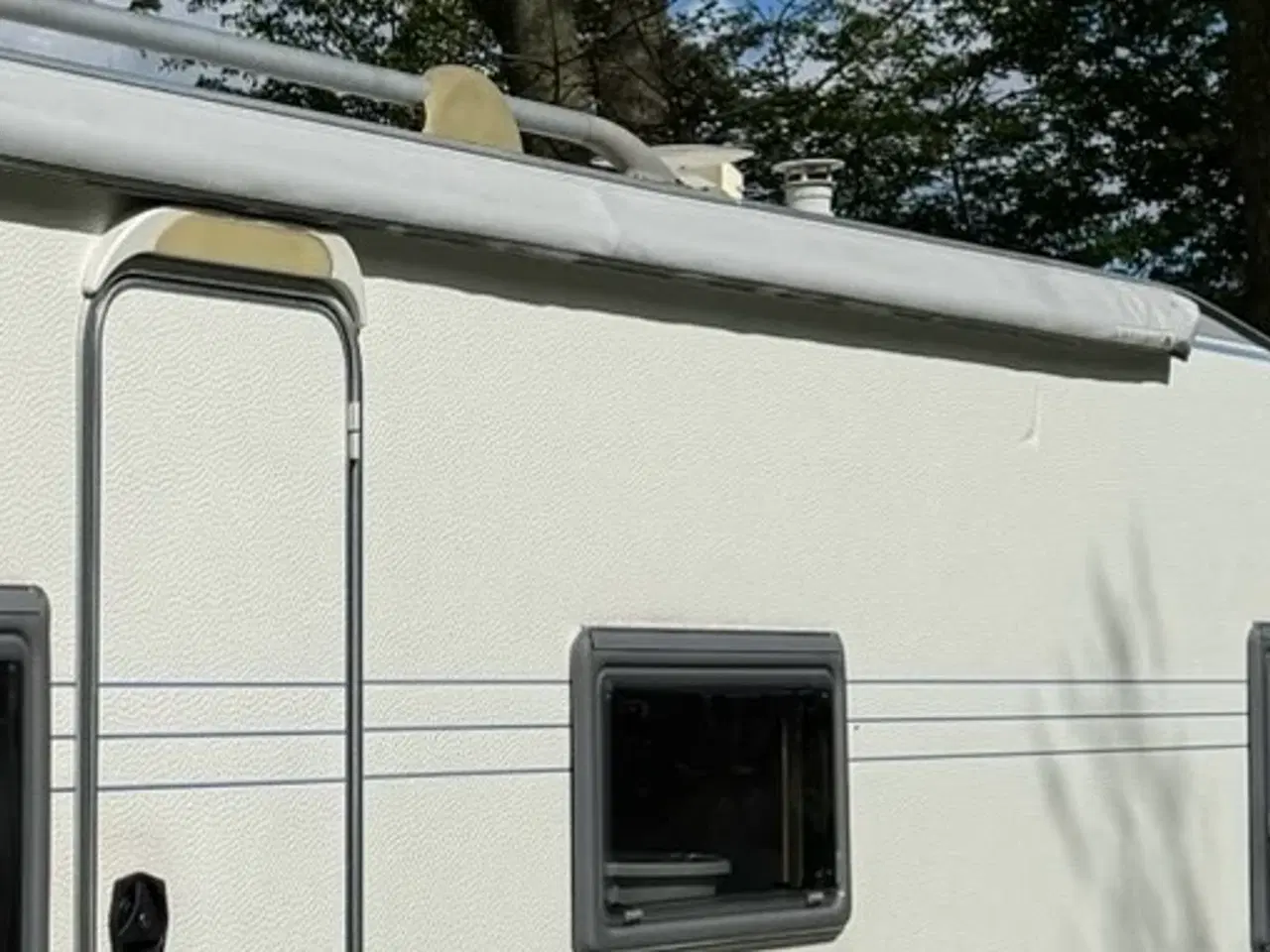 Billede 20 - Hobby 560 KMFE de luxe easy+mover, fortelt, løsøre