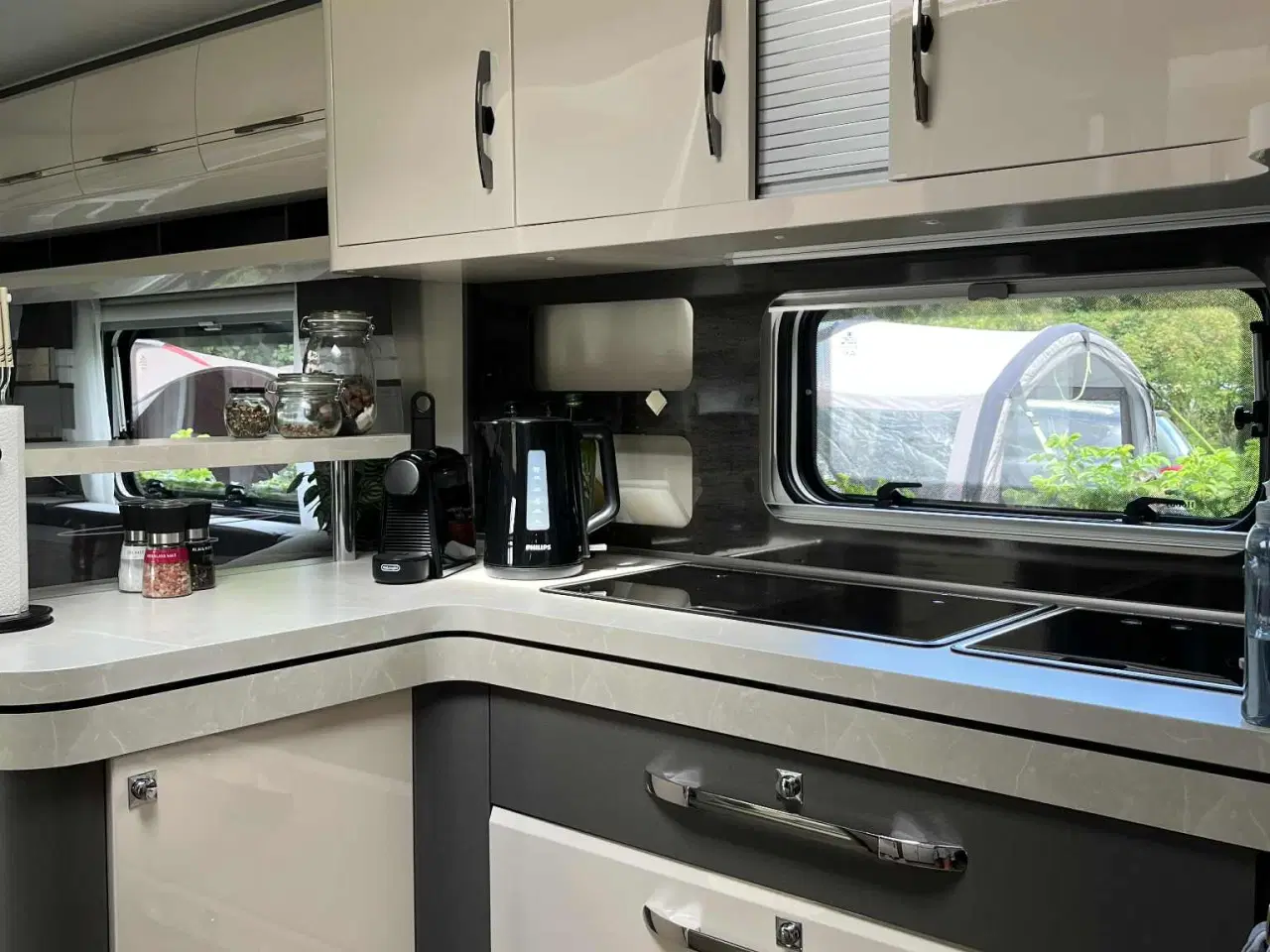 Billede 1 - Campingvogn med masser af plads