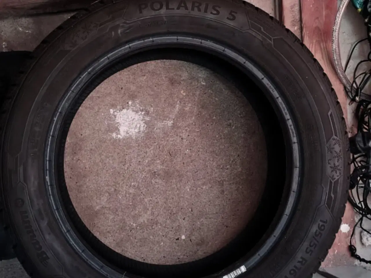 Billede 2 - 4 vinterdæk som nye. Tlf. 31182572