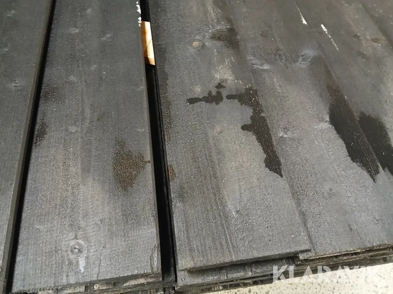 Billede 5 - Klink beklædning Grundmalet Sort, Delvist vandskadet