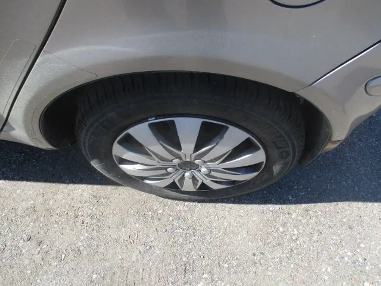 Billede 6 - Toyota Yaris 1,3 Luna