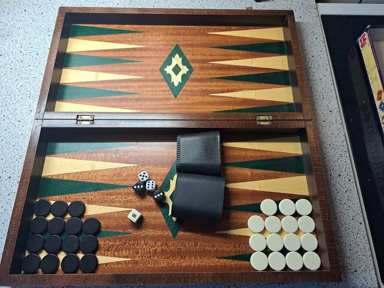 Billede 2 - Skak/backgammon stor model et stk lås Def