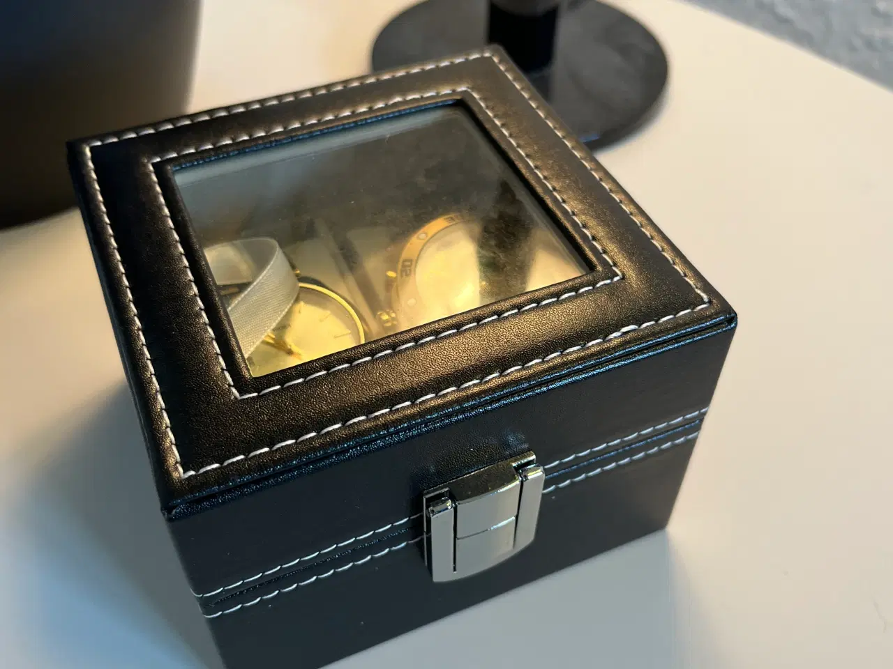 Billede 4 - Lækker lille ur boks med plads til 2 ure