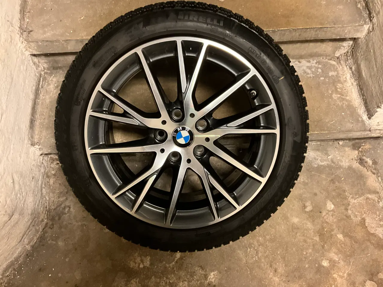 Billede 1 - 4 stk. Vinterdæk på originale 17” BMW alufælge 