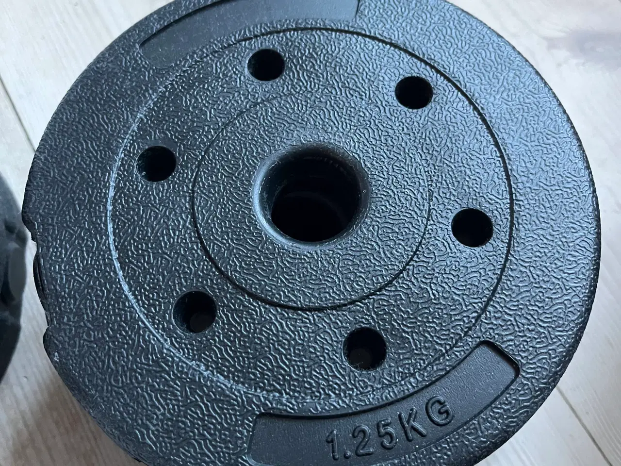 Billede 2 - Fuldt træningsset med vægte, push up bars, etc