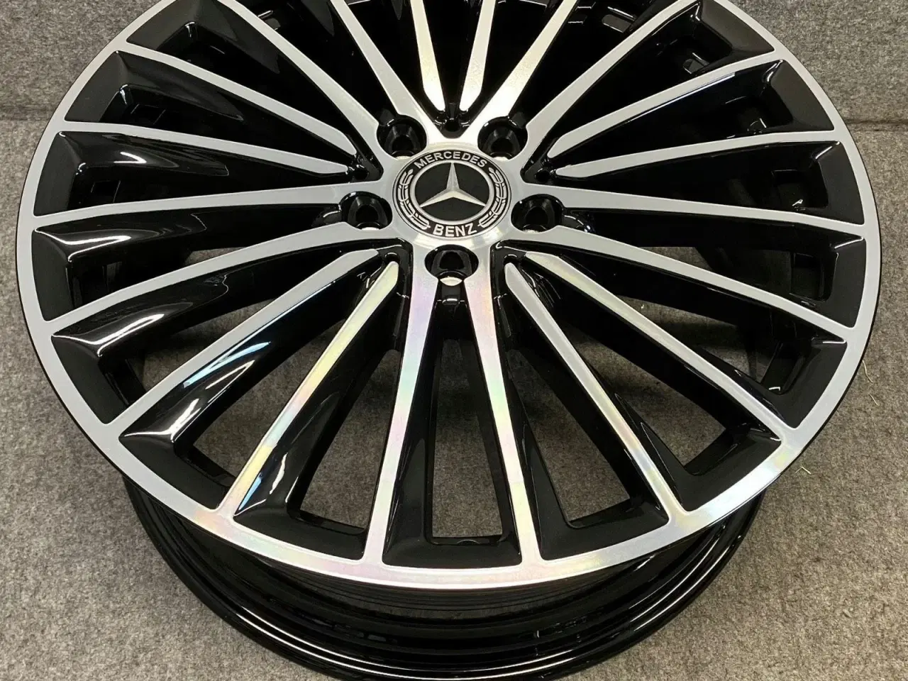 Billede 1 - ALUFÆLGE MERCEDES A og CLA KLASSE AMG A177 W177 17