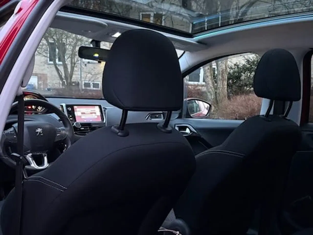 Billede 2 - Peugeot 208 m. panoramatag