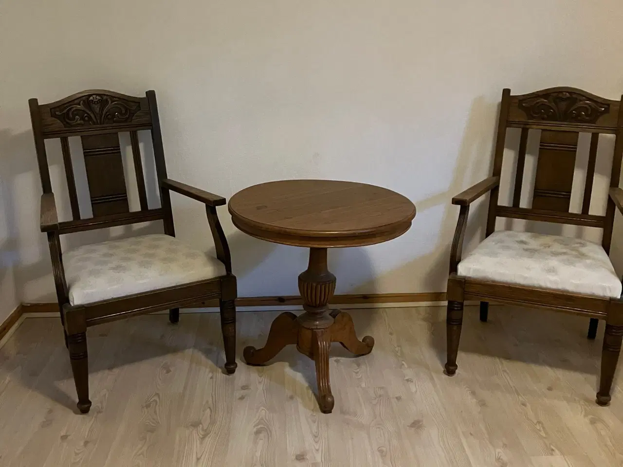 Billede 2 - 2 stole og cafébord