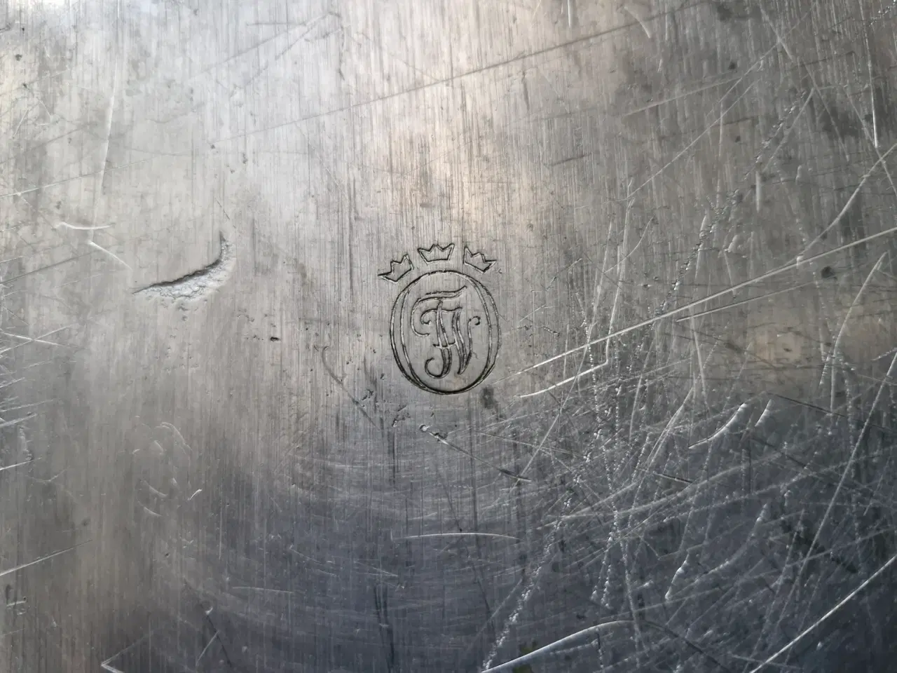 Billede 2 - Stort bordfad i tin af mærket FV-TREKRONER