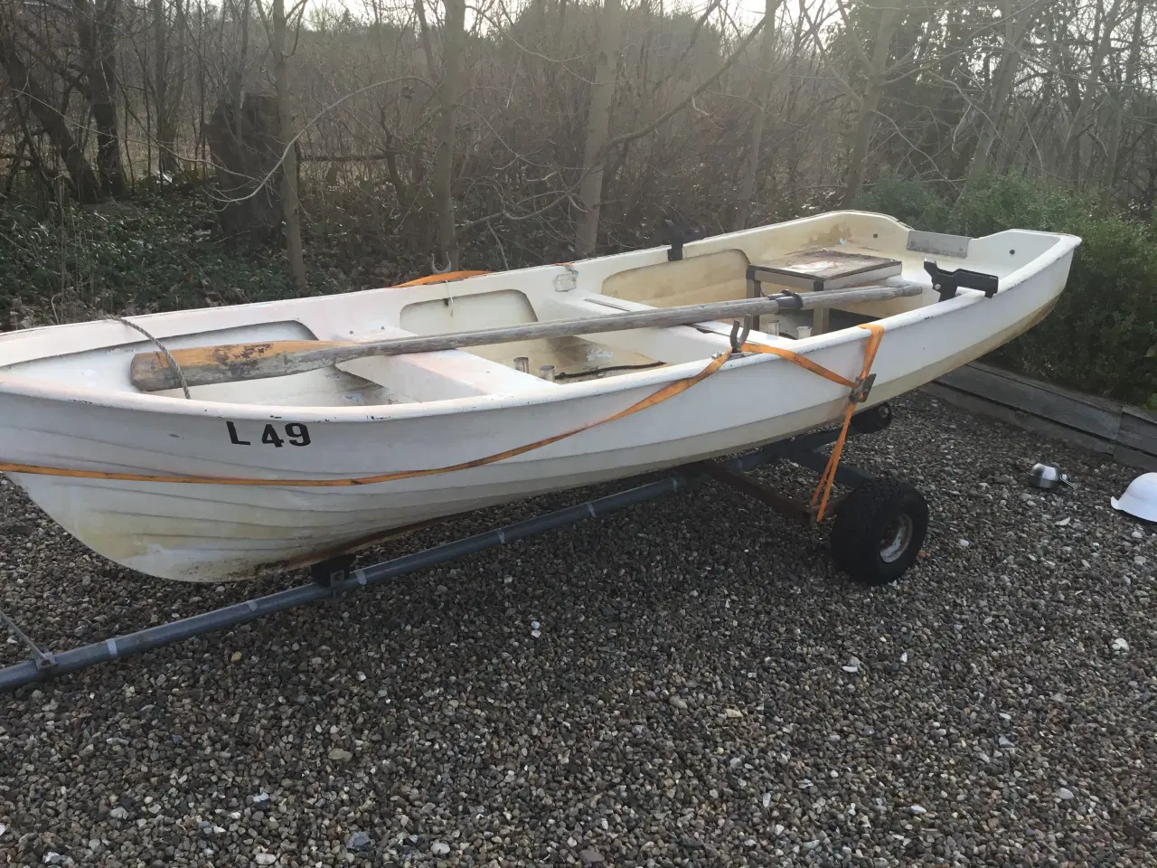 Billede 2 - Jolle 4800cm. Med el motor. Vogn medfølger.