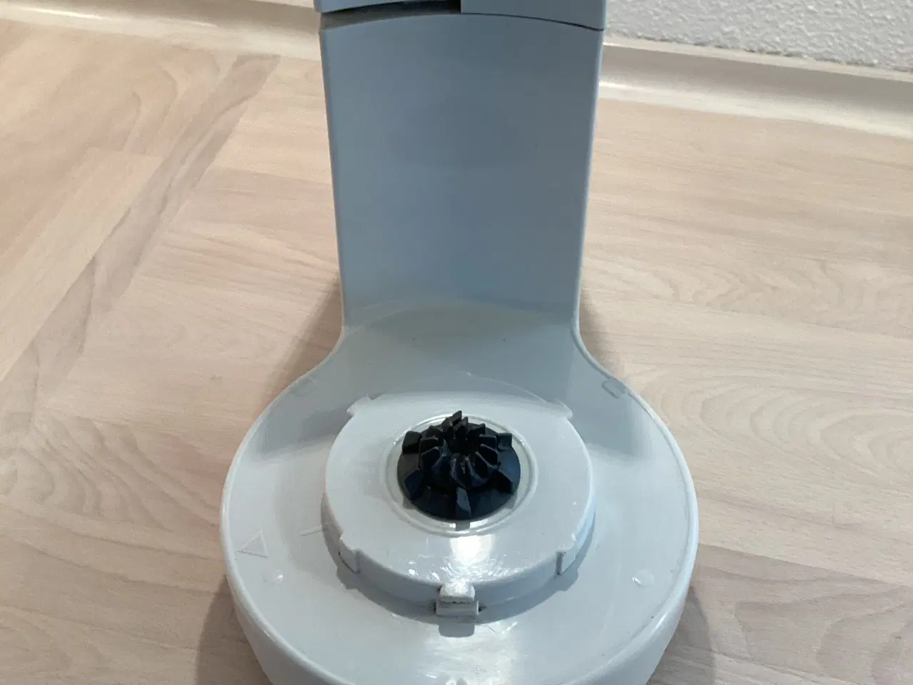 Billede 3 - BRAUN K3000 køkkenmaskine uden tilbehør