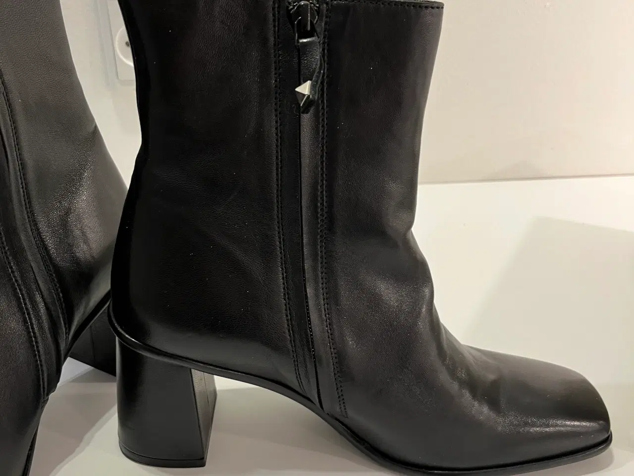 Billede 2 - Skindstøvlet