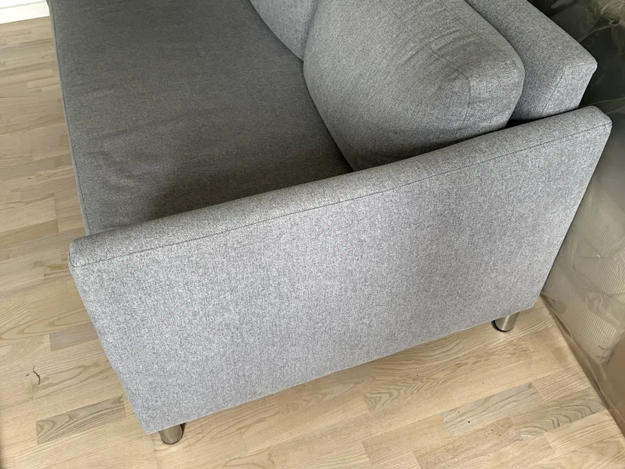 Billede 3 - Dejlig sovesofa i lys grå