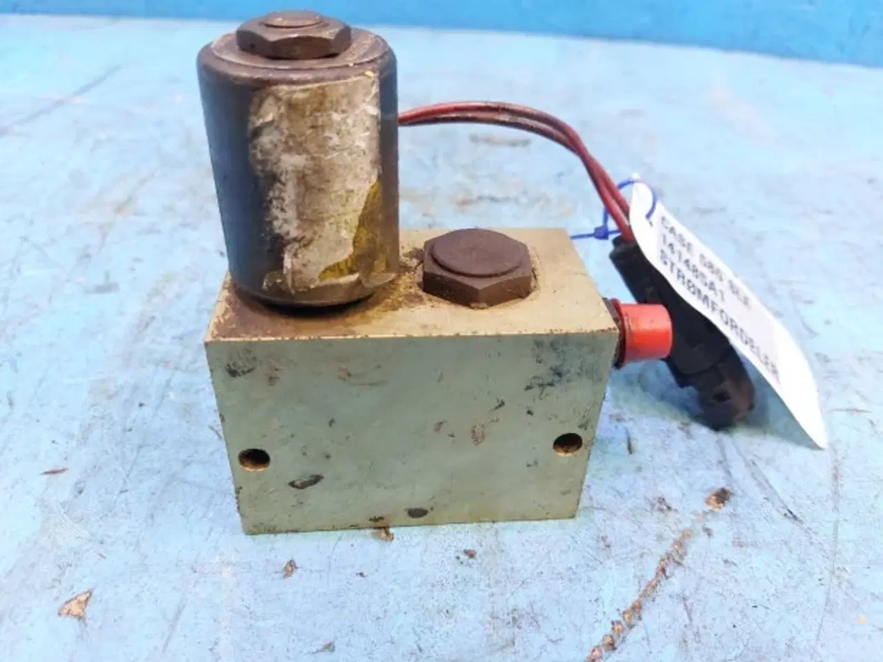 Billede 5 - Case 580 SLE Strømfordeler 141485A1