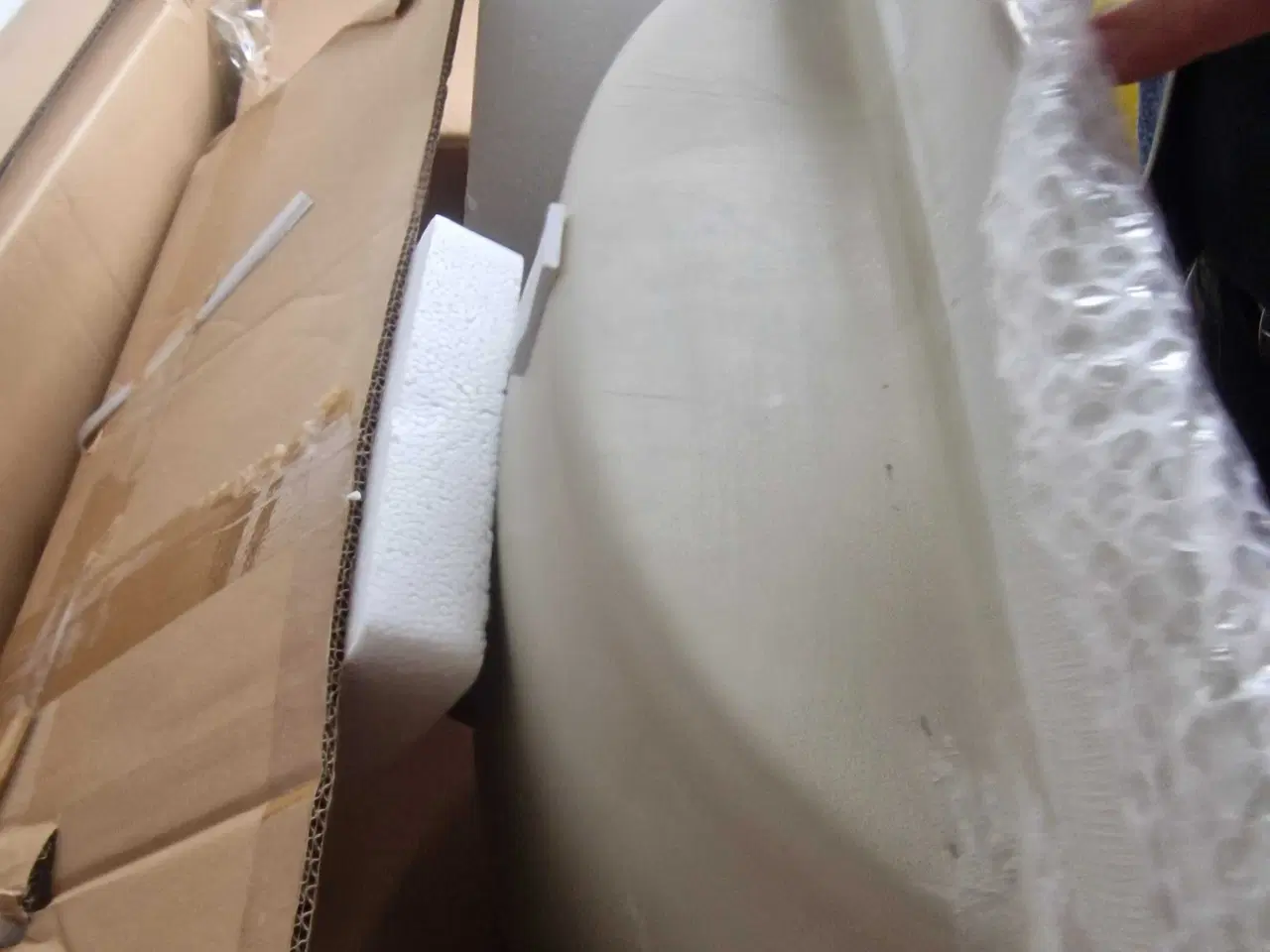 Billede 3 - Badeværelsesunderskab med vask