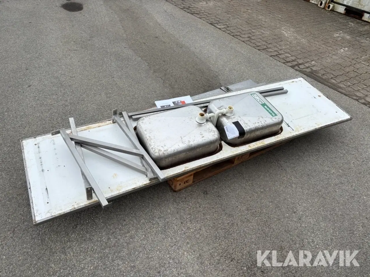 Billede 10 - Køkken bordplade + opvaskemaskine bord