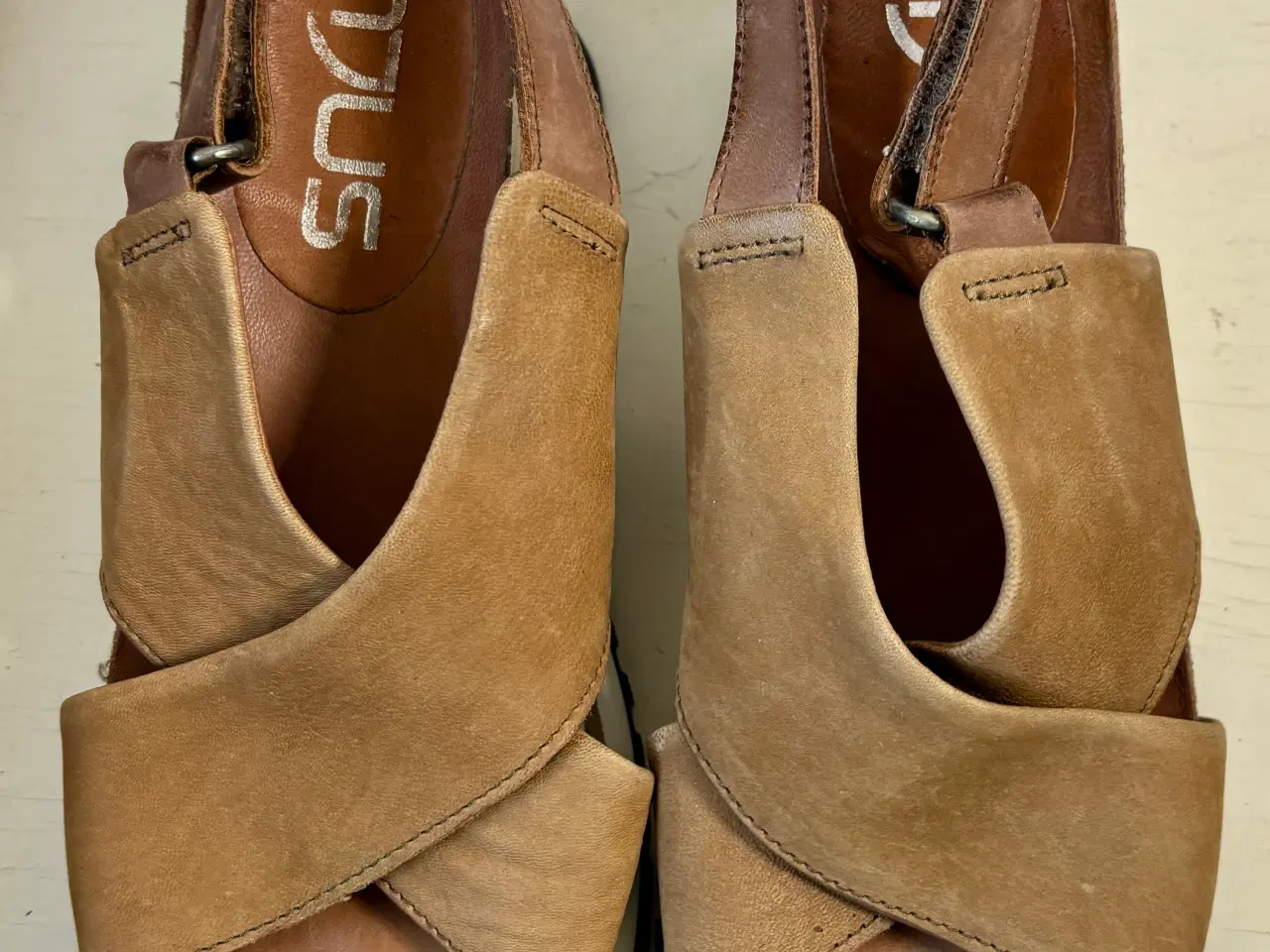 Billede 2 - MJUS, brune sandaler plateau kinahæl, str 38