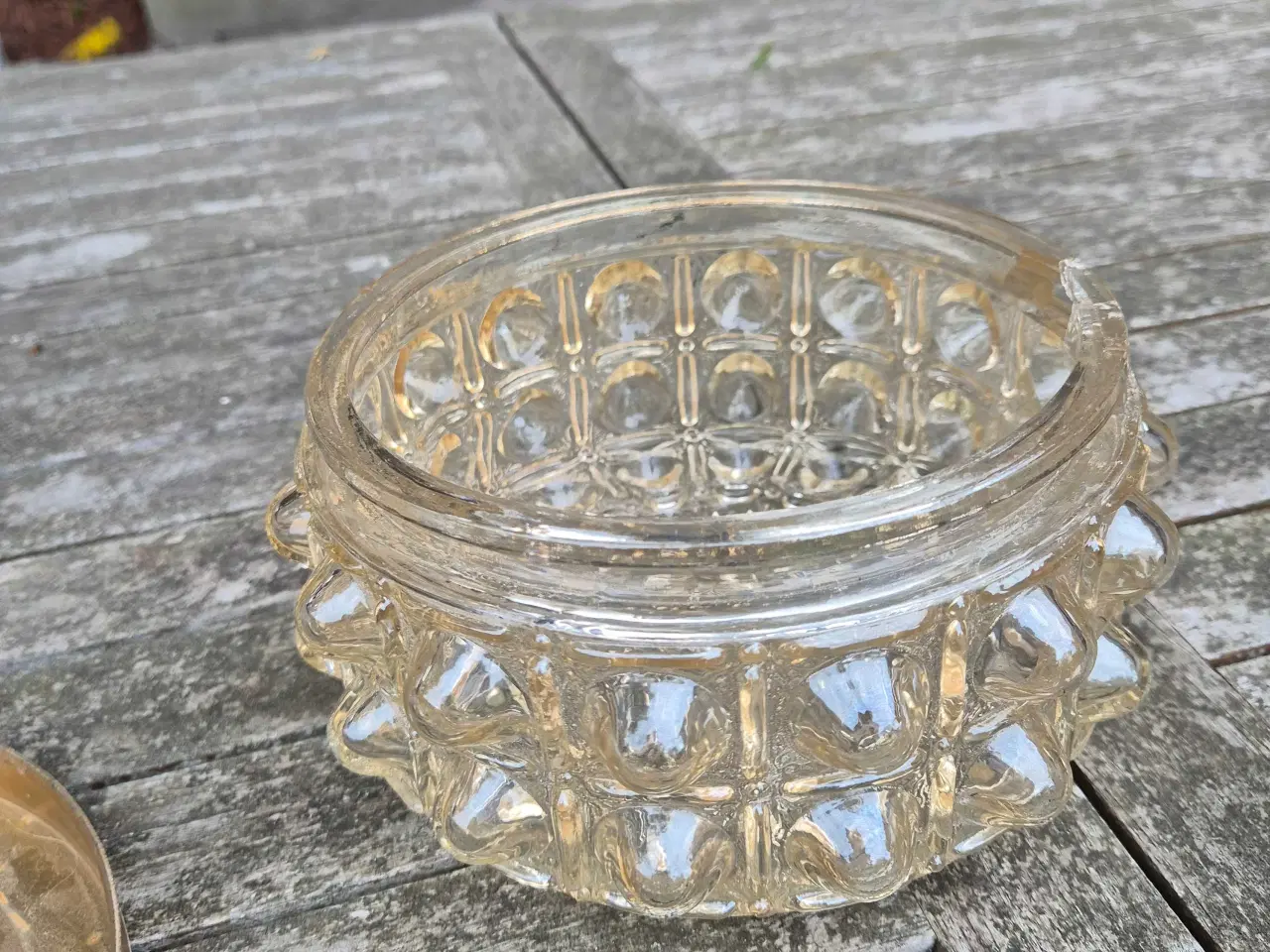 Billede 16 - Rund plafond med gylden glasskærm