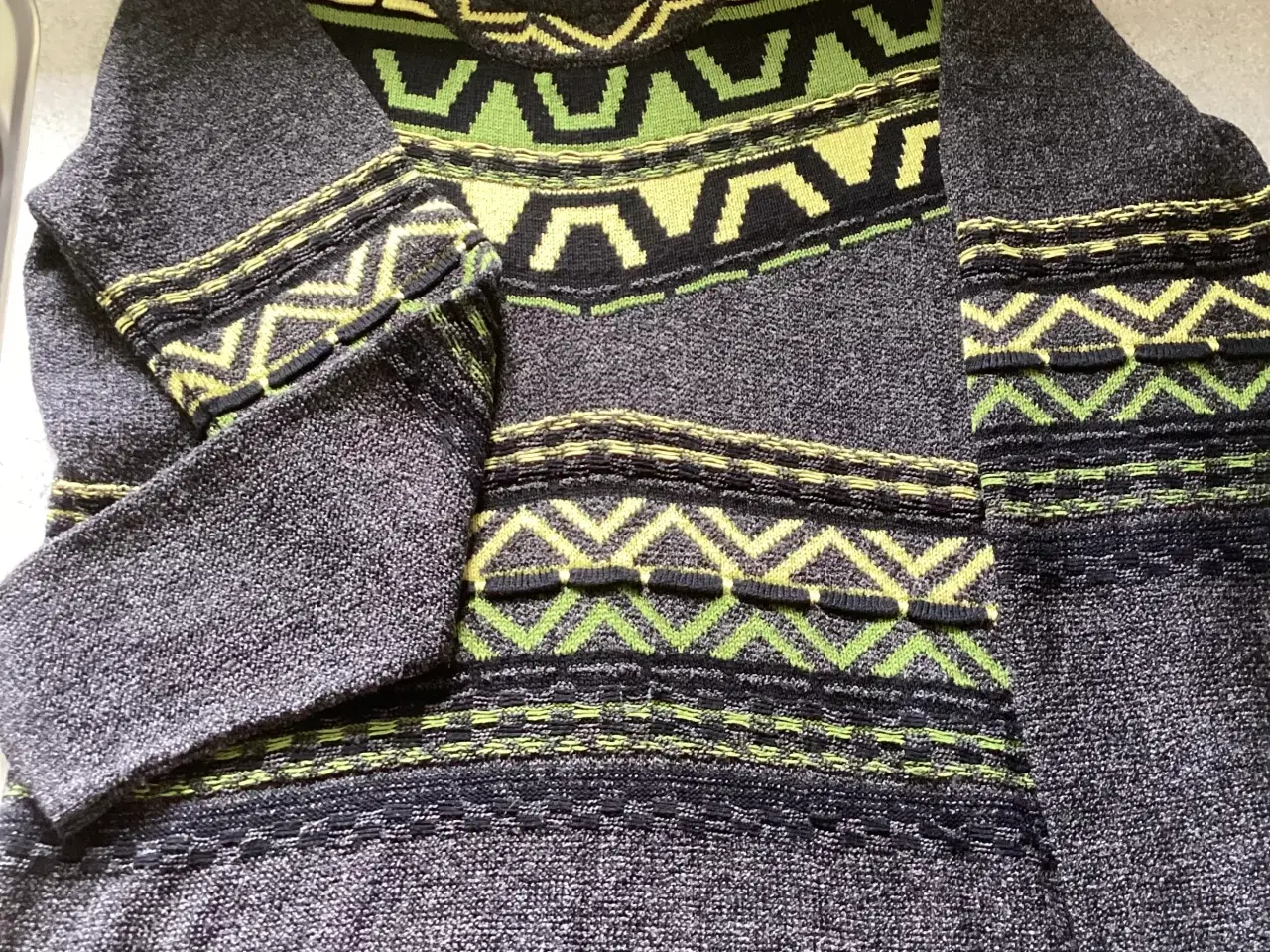 Billede 1 - Skovhuus trøje/sweater