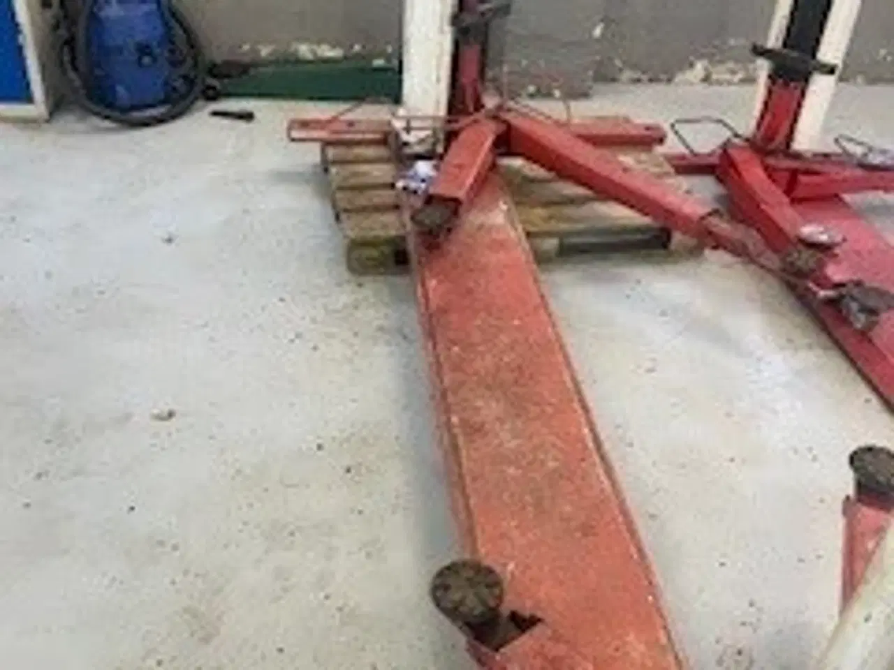 Billede 1 - Stenhøj  2 søjlet lift