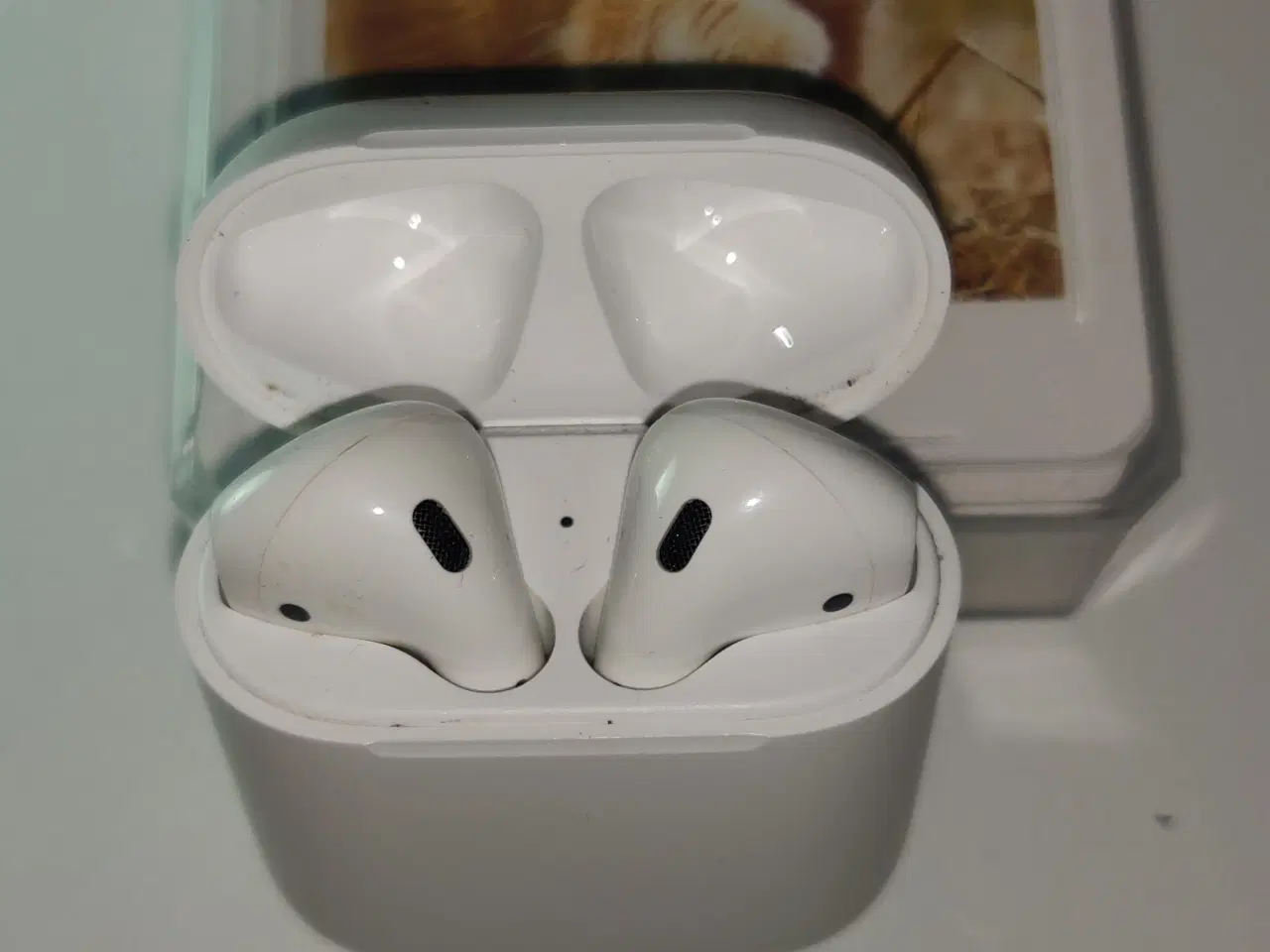 Billede 3 - Apple Airpods 2 Gen Trådløs Hovedtelefoner + lader