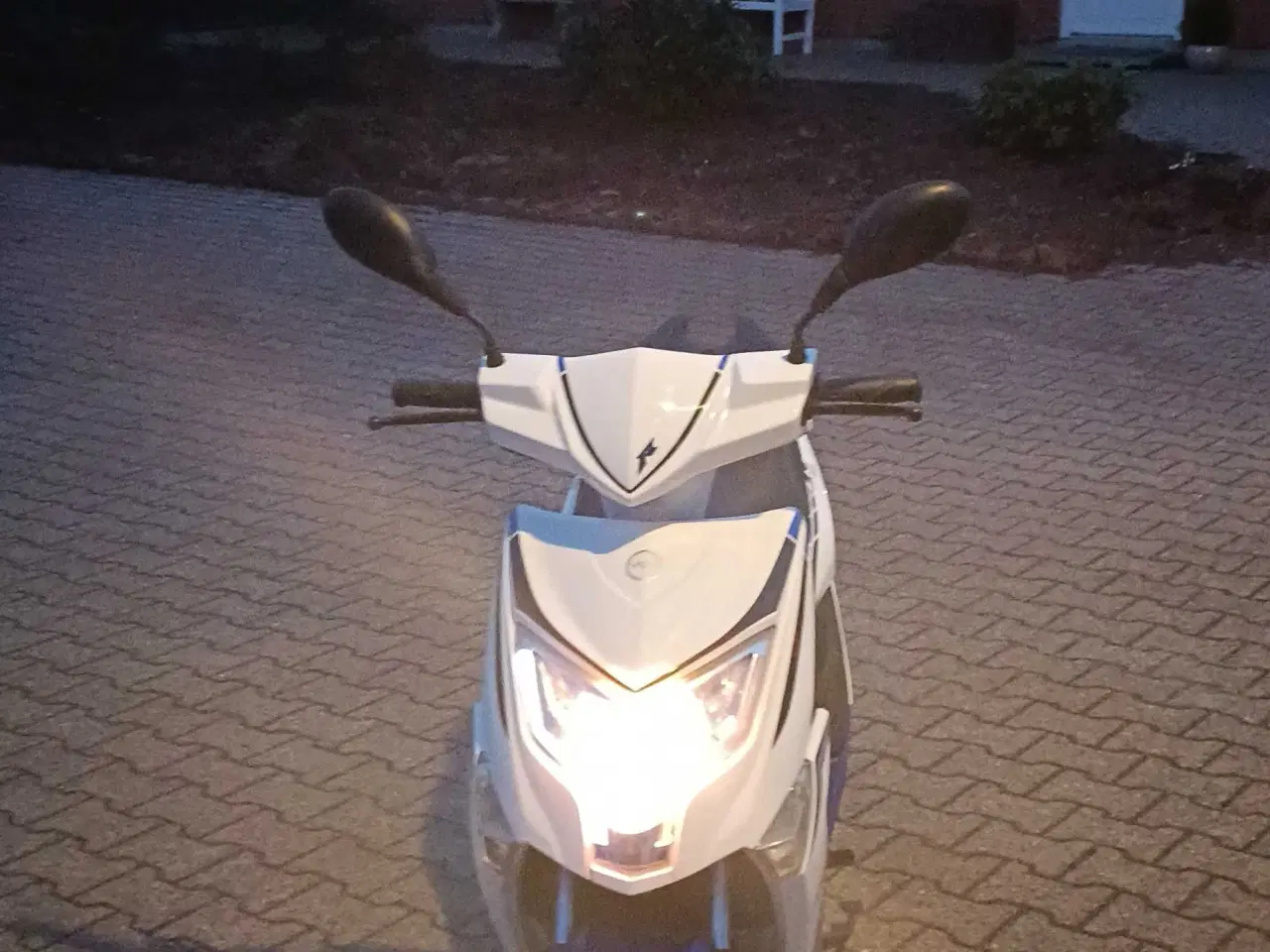 Billede 9 - Flot velholdt scooter 