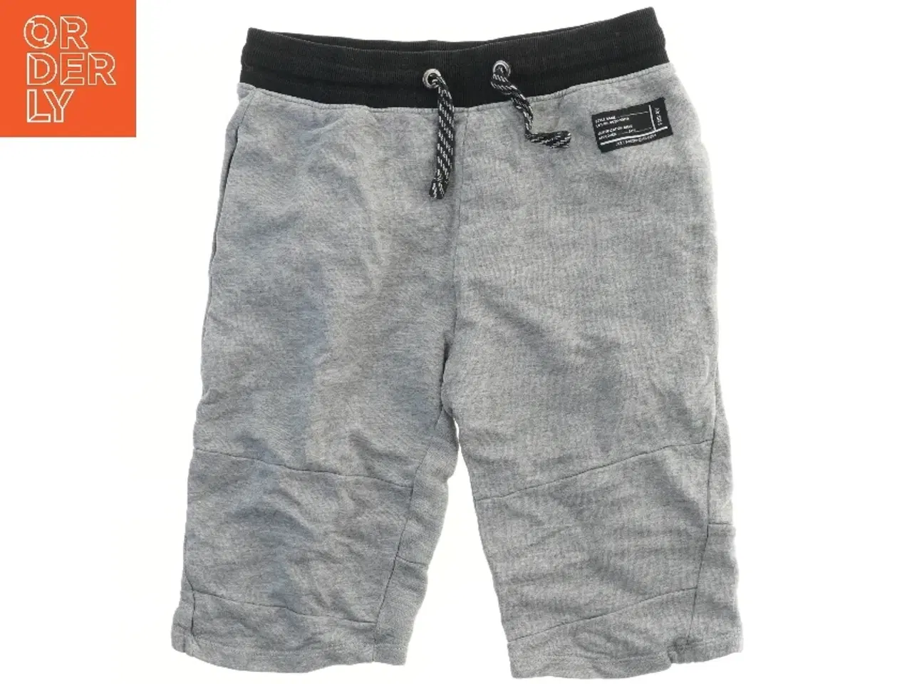 Billede 1 - Korte grå bukser med snøre fra H&M (str. 140)